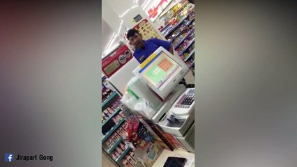 พนง. โพสต์คลิปเดือด ถูกด่ายับเพราะเห็นว่าเป็นกะเทย