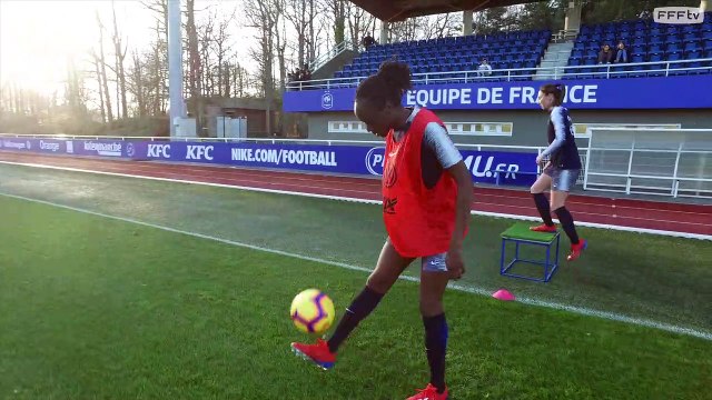 Equipr de France Féminine : Circuit d'échauffement avec Ouleymata Sarr I FFF 2019