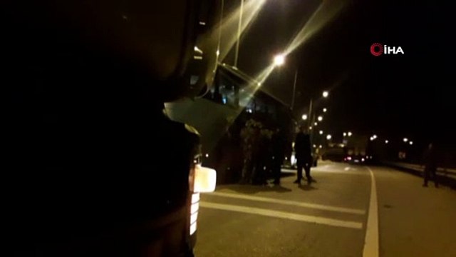 Muavin ve otobüs şoförünün kafasına silah dayayıp rehin aldı