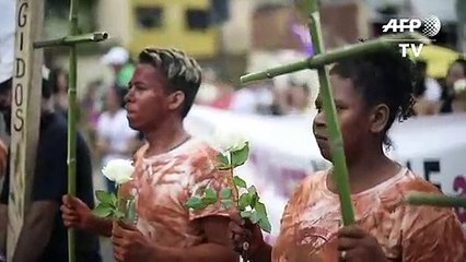 Homenaje a víctimas a un mes de desastre minero en Brasil