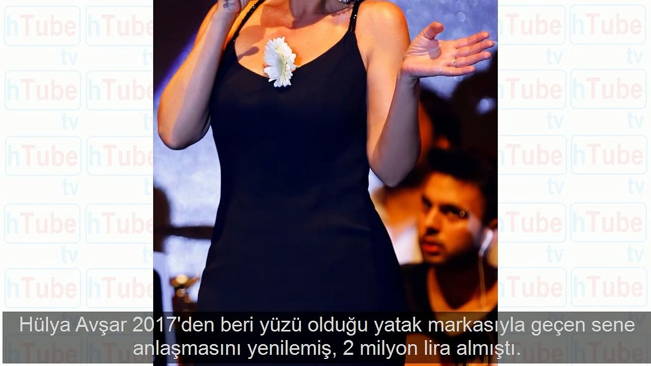 Hülya Avşar'dan derin dekolte