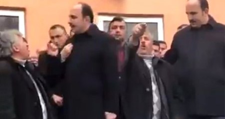 Evinde Su Akmayan Vatandaş Belediye Başkanı'na İsyan Etti: Cenabet Geziyorum