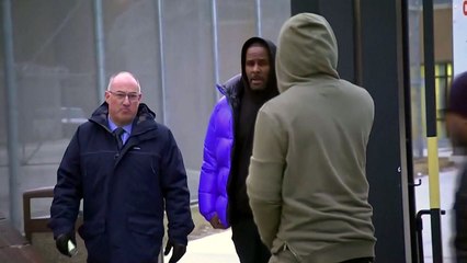 성폭행 혐의 'R&B 황제' 알 켈리, 보석금 내고 석방 / YTN