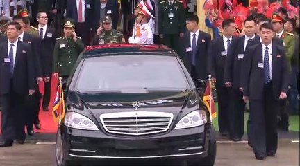 North Korea's Kim Jong-un accompanied by running bodyguards on his way to Hanoi