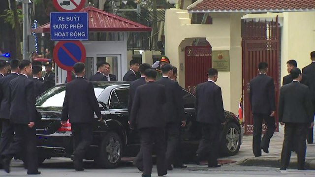 김정은, 하노이 입성...트럼프 오늘 밤 도착 / YTN