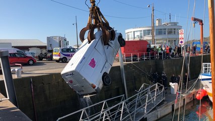 Impressionnant intervention dans le bassin à flots