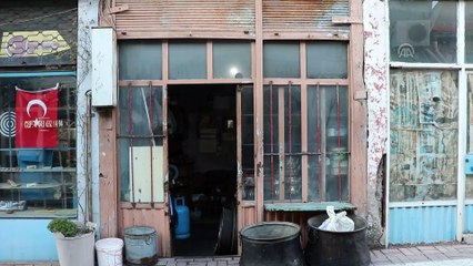 Bergama'da kalaycılığın son temsilcisi zamana direniyor - İZMİR