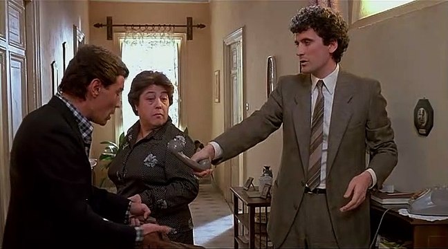 Scusate il ritardo - Al telefono Debora... ah