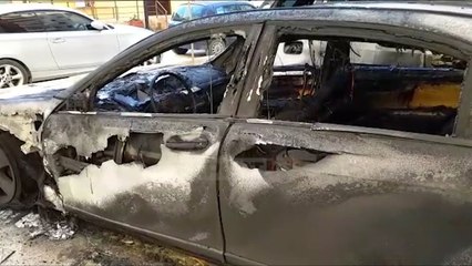 Report TV - Nën hetim për koncesionin e parkingjeve, i digjet makina zyrtarit të Bashkisë së Vlorës