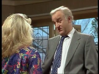 HOME TO ROOST - S02E07 - Julie