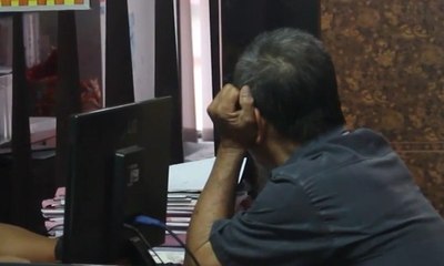 Seorang Guru Agama Cabuli Siswinya di Dalam Kelas