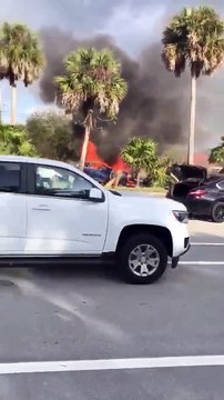 Tài xế thiệt mạng trong chiếc Tesla Model S bốc cháy dữ dội - Lái xe - ZING.VN