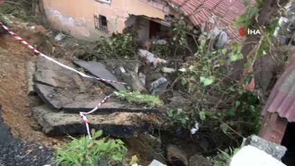 Beykoz Rüzgarlıbahçe'de yol evin üzerine çöktü. Evin boş olması faciayı önledi
