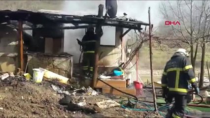 Kocaeli Gölcük'te Bağ Evi Kül Oldu