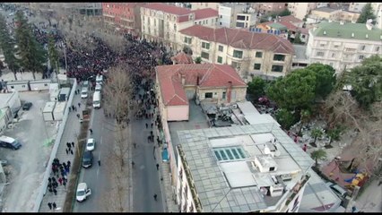 Incidentet në protestën para parlamentit/ Report Tv sjell pamjet me dro