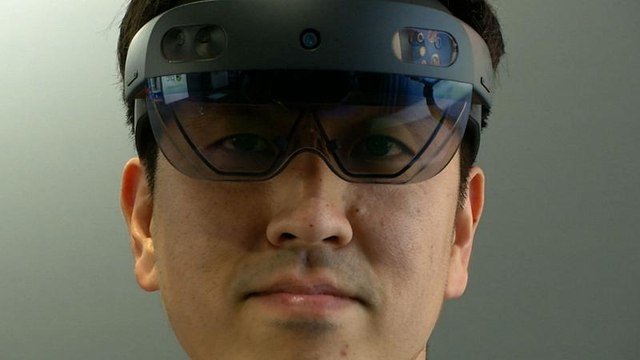 Watch: Foldable phones and HoloLens 2 — best gadgets unveiled at MWC