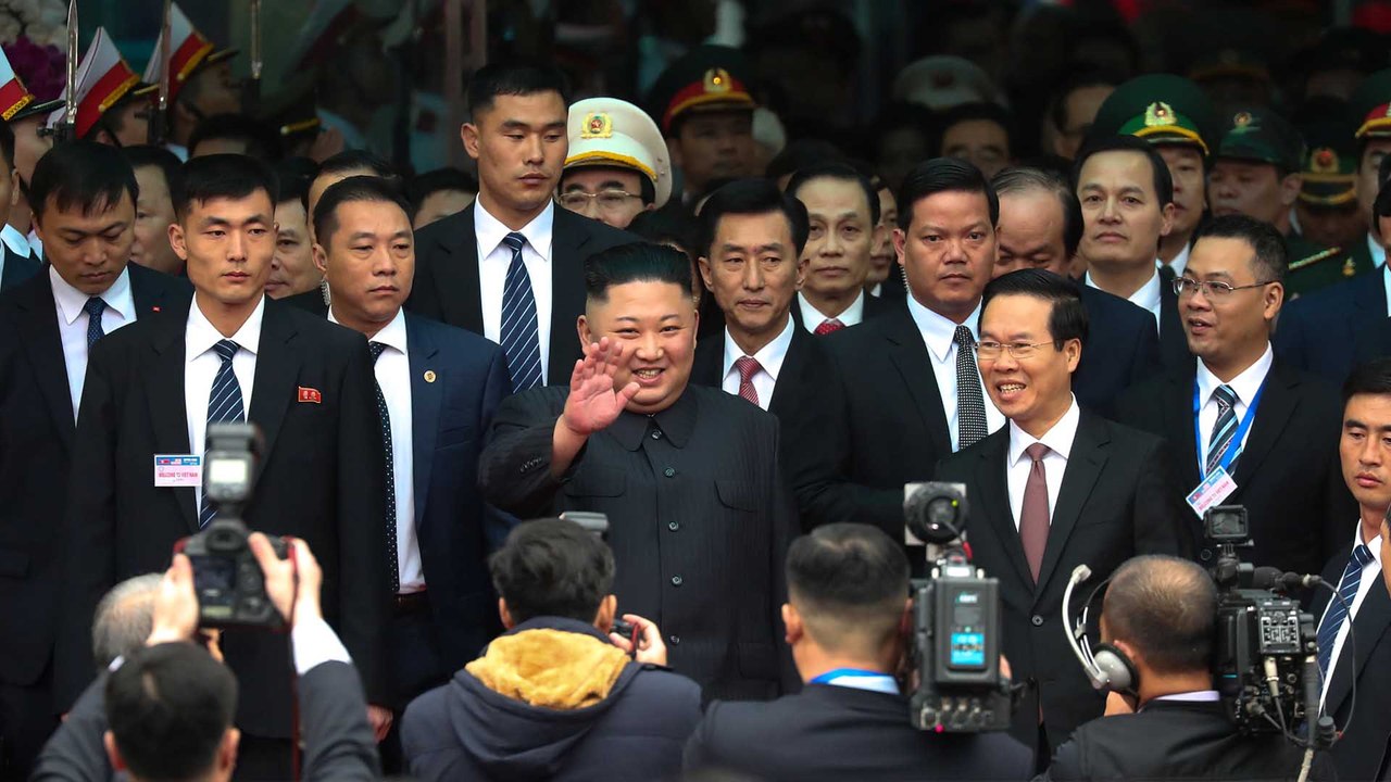 Kim Jong-un arrives in Vietnam for summit