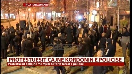 Hidhet gaz lotsjellës, Basha dhe Kryemadhi: Nuk ikim! S'keni çfarë na bëni, mbajeni mend...horra!