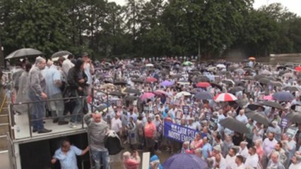 Trabajadores de Ford en Sao Paulo inician huelga indefinida por posible cierre de fábrica