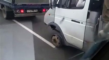 Quand tu te rends compte qu'il te manque une roue au camion