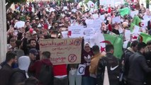 Algeria: studenti in piazza contro Bouteflika