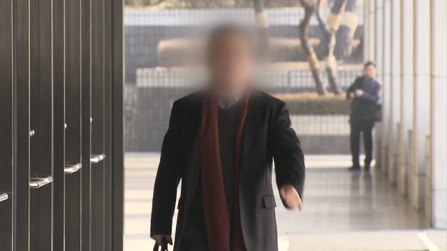 '우윤근 뇌물 의혹' 주장 사업가 검찰 출석... 고소 내용은 사실 / YTN