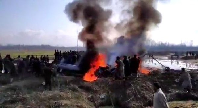 Hindistan Hava Kuvvetlerine Ait Savaş Uçağı Cammu Keşmir'de Düştü
