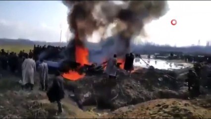 - Cammu Keşmir'de Hindistan'a ait bir savaş uçağı düştü, 2 pilot ve 1 sivil öldü. Pakistan'a ait 2 savaş uçağının da Hindistan hava sahasına girdiği ve Hindistan tarafından engellendiği belirtildi.