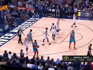 Russell Westbrook bousculé par un jeune fan des Nuggets