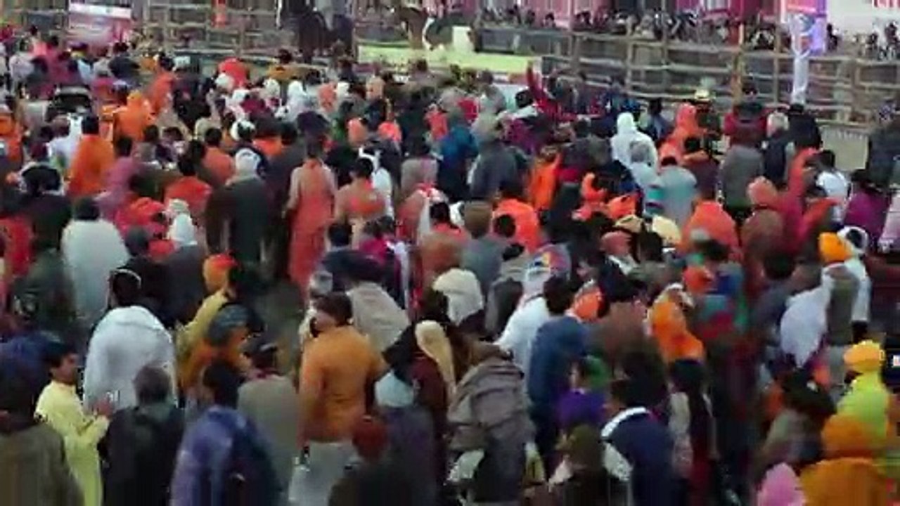 Chaos und Menschenmassen beim größten Fest derr Welt