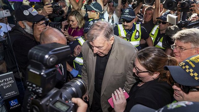 Cardeal George Pell detido por abuso sexual de menores