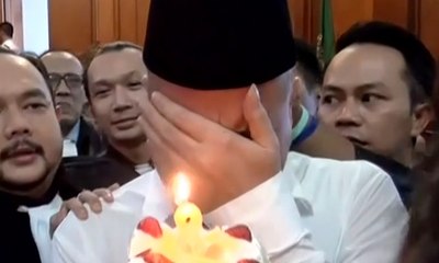 Ucapkan Selamat Ultah untuk Putrinya, Air Mata Ahmad Dhani Mengalir di Sela Sidang