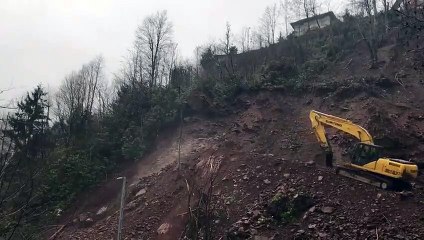 Rize'de heyelan cep telefonu kameralarına yansıdı