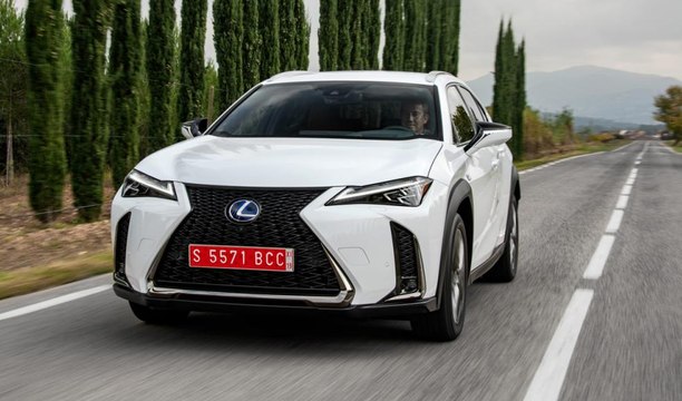 VÍDEO: al volante del Lexus UX 250h e-Four F-Sport, la versión más picante