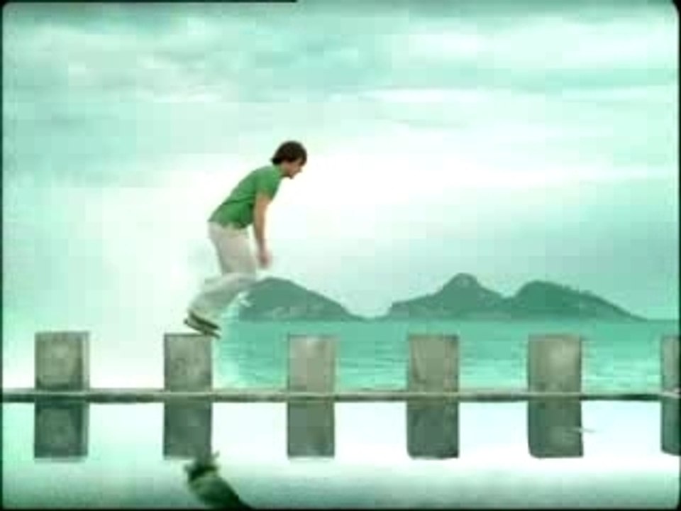 Pub parfums Lacoste feat. Housse de Racket