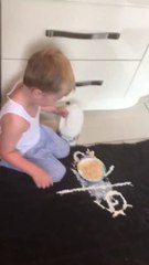 Quand ton fils ruine ton tapis en "cuisinant"