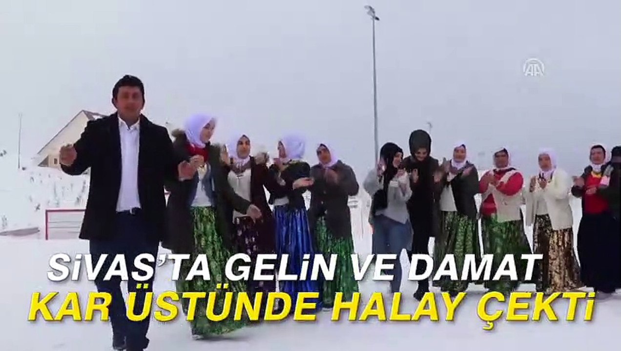Gelin ve damat kar üstünde halay çekti