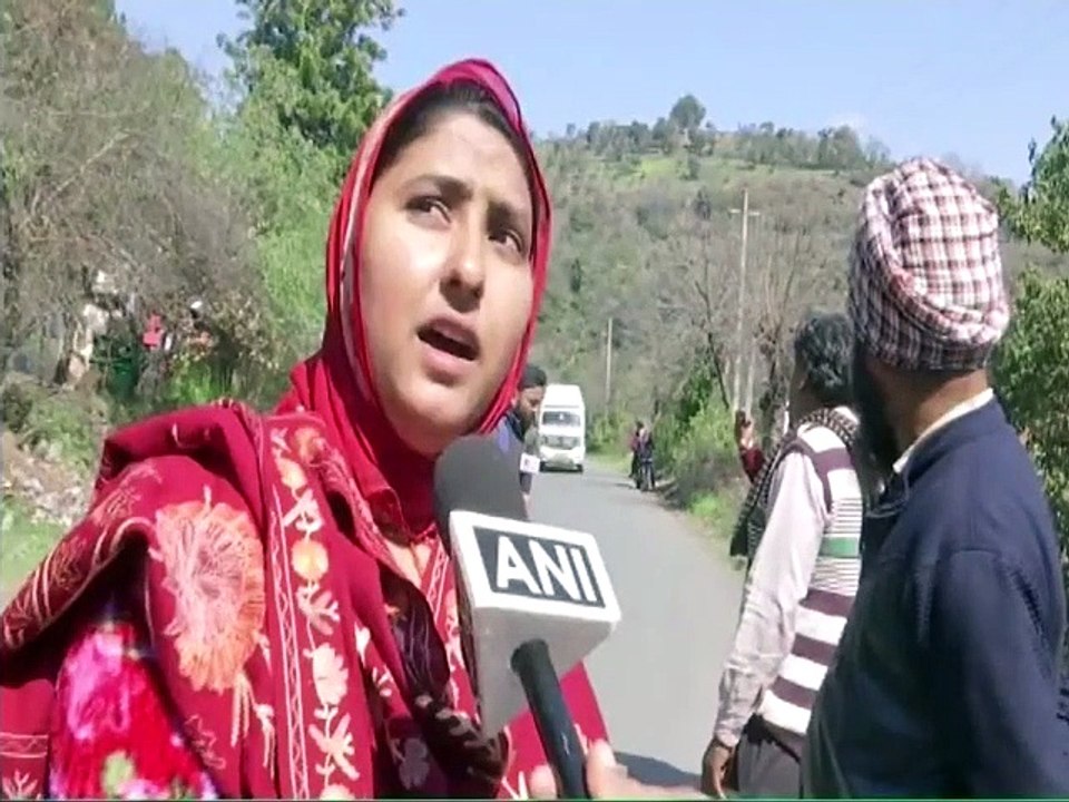 Eye-witnesses of Pakistan Air Force's F-16 that violated Indian air space shot down in Indian