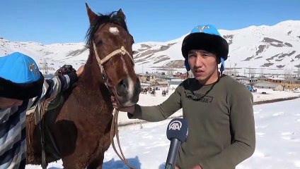 'Dünya Göçebe Oyunları'na karda hazırlanıyorlar - VAN