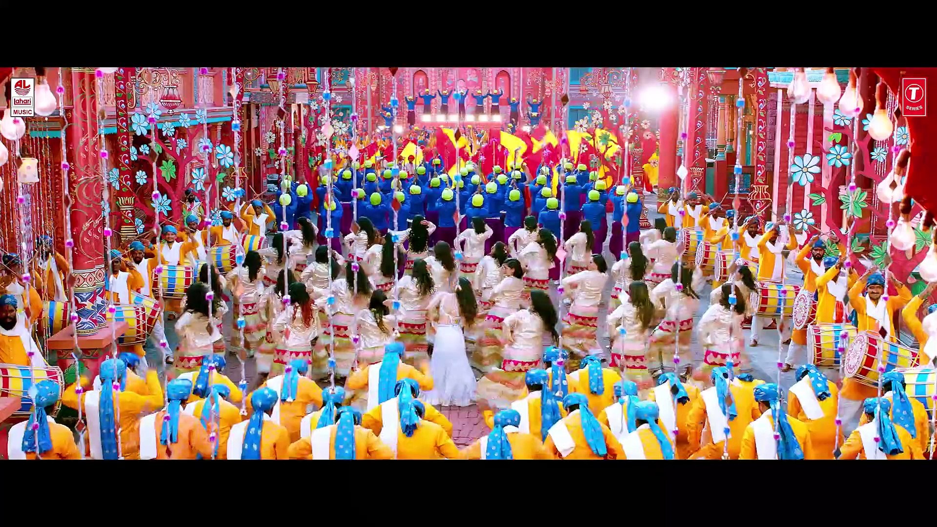 Rama Loves Seetha Full Video Song Vinaya Vidheya Rama Video Songs Ram Charan Kiara Advani DSP