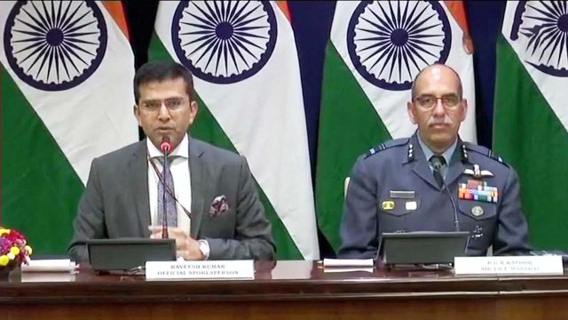 India loses MiG 21 Bison fighter jet, pilot missing in action: MEA | Oneindia News