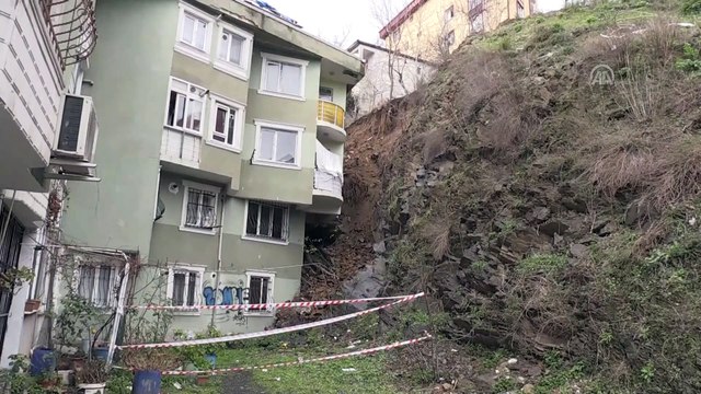 Eyüpsultan’da aynı adreste yeniden toprak kayması meydana geldi - İSTANBUL