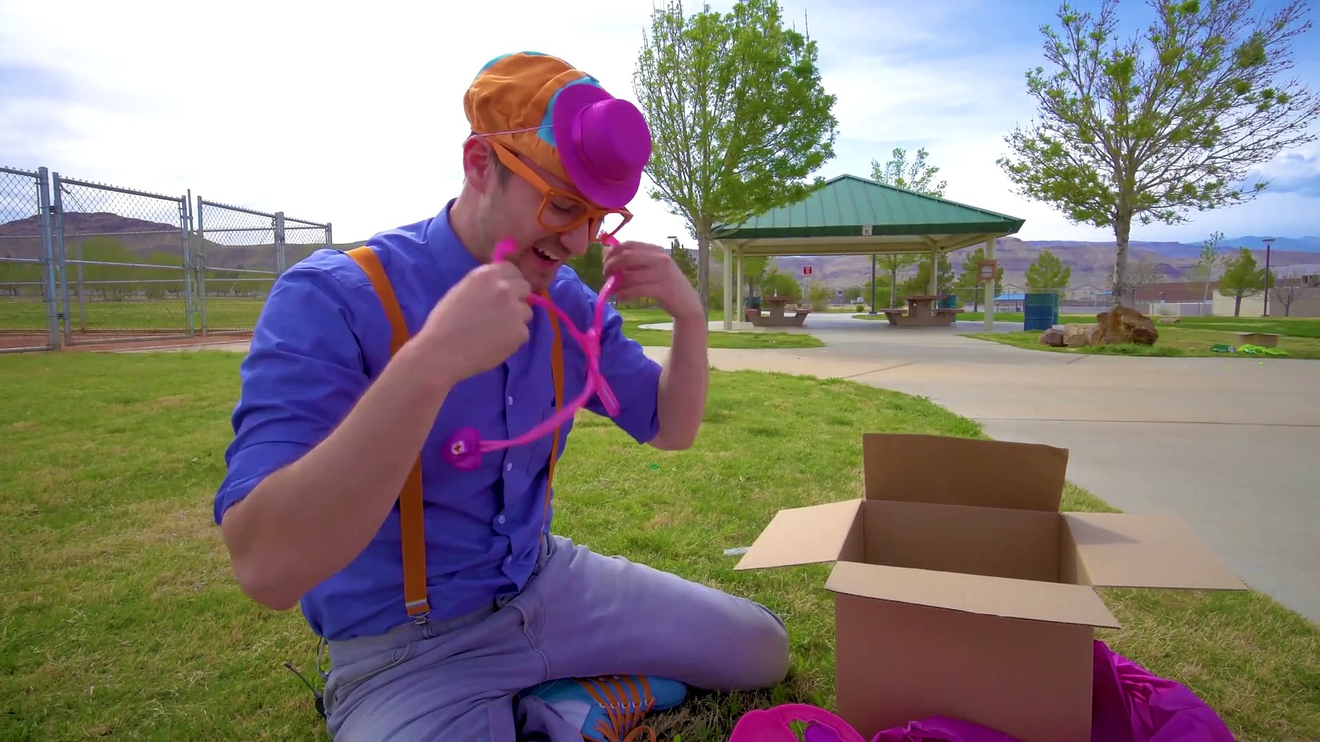 ⁣Learn Colors for Toddlers with Blippi - COLOR BOXES