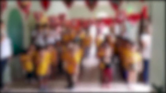 Crianças repetem slogan de Bolsonaro em escola após cantar o hino