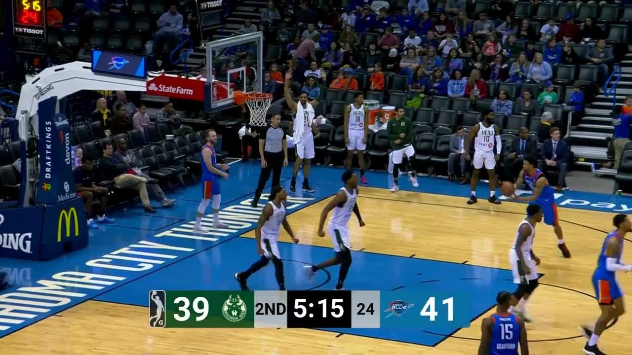 Michael Qualls slams it home