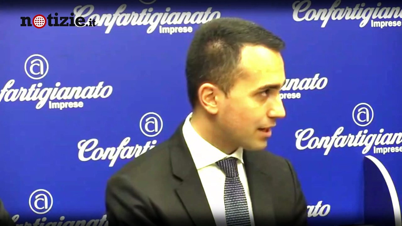 Luigi Di Maio dopo l'approvazione del decretone "Con Tria tutto ok, il Pd chiede da sempre le dimissioni di Casalino" | Notizie.it