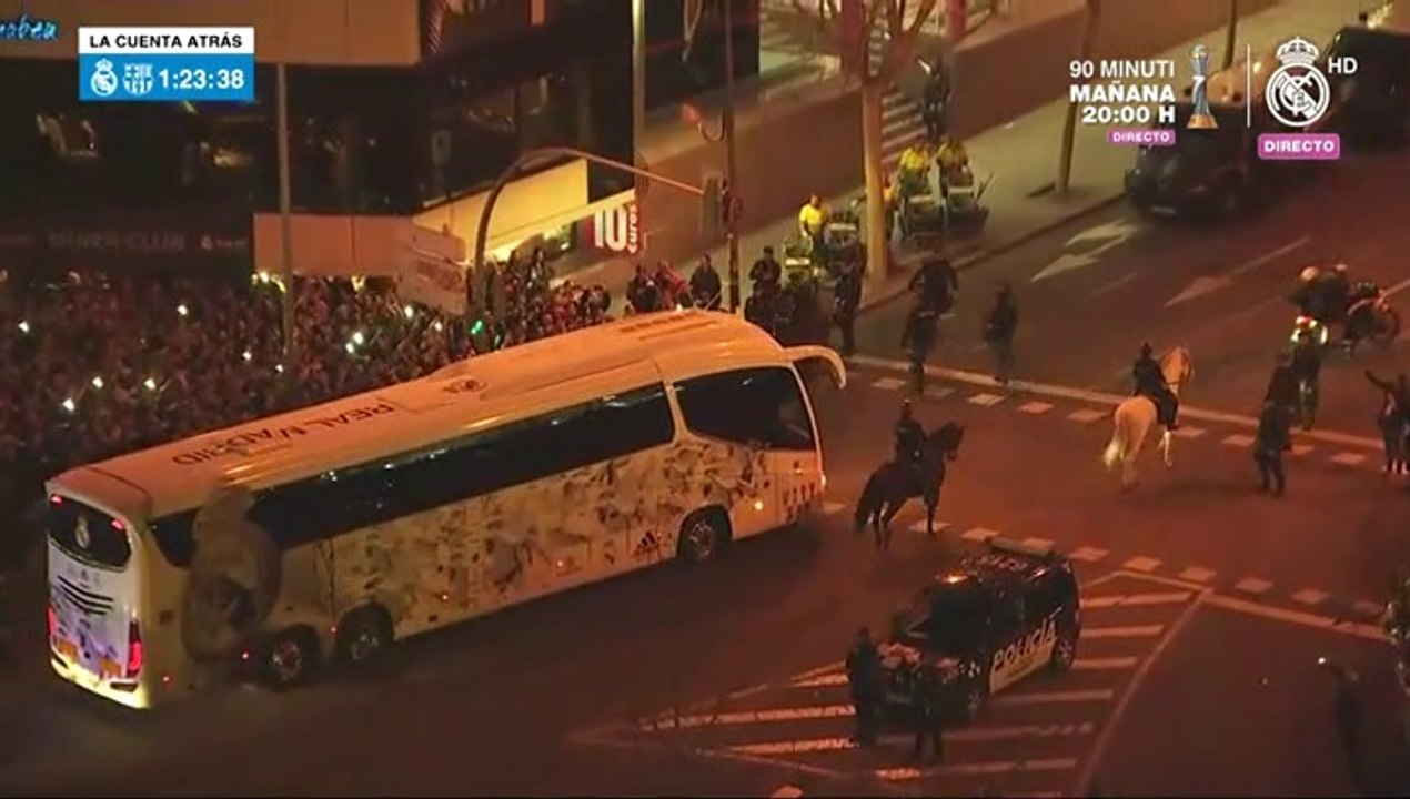 Así llegó el autobús del Real Madrid al Santiago Bernabéu antes de El Clásico de Copa del Rey