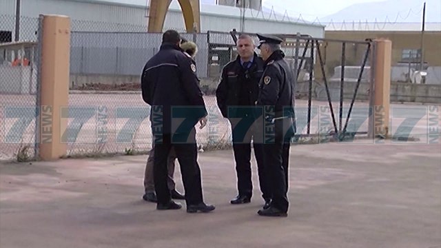 LEZHE, PLUMBA MAKINES NE ECJE, QELLOHET ME ARME ZJARRI - News, Lajme - Kanali 7