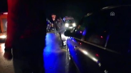 Otomobil Baraja Yuvarlandı: 2 Ölü, 3 Yaralı - Bursa