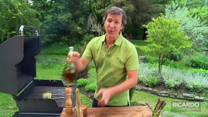 Grilling asparagus and mushrooms